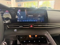 Hyundai Elantra 2022 1.5L CVT Luxury - ფოტო 11