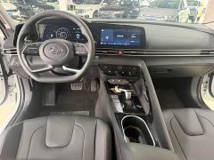 Hyundai Elantra 2022 1.5L CVT Luxury - ფოტო 16