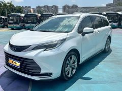 Toyota Sienna 2.5L Hybrid Premium Edition - photo 1