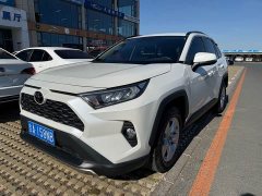Toyota RAV4 2.0L CVT FWD Urban Edition - ფოტო 1