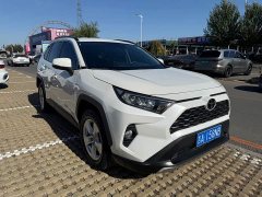Toyota RAV4 2.0L CVT FWD Urban Edition - ფოტო 3
