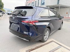 Toyota Sienna 2021 2.5L Hybrid Premium Edition - ფოტო 3