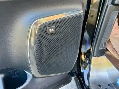 Toyota Vellfire 2020 Dual Motor 2.5L HV Premium Edition - ფოტო 16