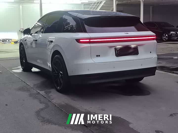 Li Auto i6 Four-Wheel Drive Standard Edition - автомобиль из Китая