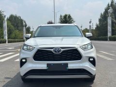 Toyota Highlander Hybrid 2.5L AWD Premium 7-Seater - ფოტო 1