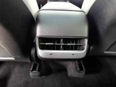 Tesla Model Y Long Range All-Wheel Drive - ფოტო 13