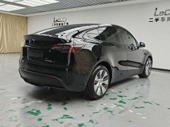 Tesla Model Y Long Range All-Wheel Drive - ფოტო 4