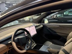 Tesla Model Y L 2025 Long Range All-Wheel Drive - ფოტო 12