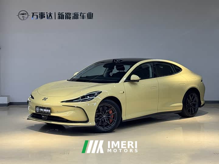 IM Motors Zhiji L6 2024 Max Ultra Performance Edition - car from China