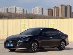Nissan Altima 2.0L SV Black Gold Edition - photo 1