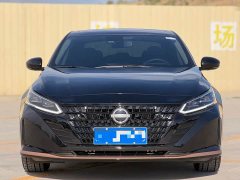 Nissan Altima 2.0L SV Black Gold Edition - photo 2
