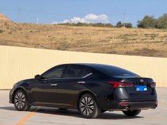 Nissan Altima 2.0L SV Black Gold Edition - photo 6