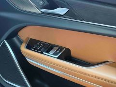 Jaguar XFL 2.0T P300 AWD Flagship Sport Gold Edition - ფოტო 16