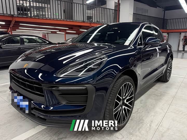 Porsche 2021 Macan 2.0T