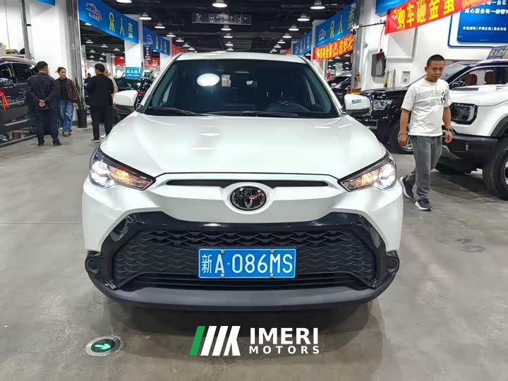 Toyota Frontlander 2.0L CVT Leading Edition