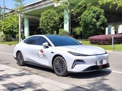 Geely Galaxy Xingyao 8 130km EM-i Premium Edition - ფოტო 3