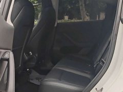 Tesla Model Y Long Range All-Wheel Drive - ფოტო 8