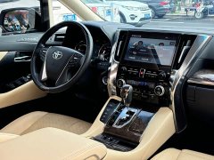 Toyota Alphard 2021 Hybrid 2.5L Premium Edition - ფოტო 13