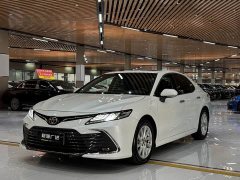 Toyota Camry 2.0G Luxury - ფოტო 1