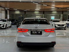 Toyota Camry 2.0G Luxury - ფოტო 12