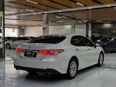 Toyota Camry 2.0G Luxury - ფოტო 13