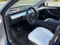 Tesla Model Y Rear-Wheel Drive - ფოტო 4
