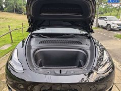 Tesla Model Y Rear-Wheel Drive - ფოტო 4