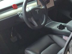 Tesla Model Y Rear-Wheel Drive - ფოტო 4