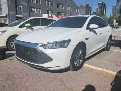 BYD Qin PLUS Glory Edition DM-i 55KM Leading - ფოტო 1