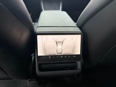 Tesla Model Y Rear-Wheel Drive - ფოტო 10