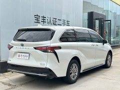 Toyota Sienna 2021 2.5L Hybrid Premium Edition - ფოტო 11