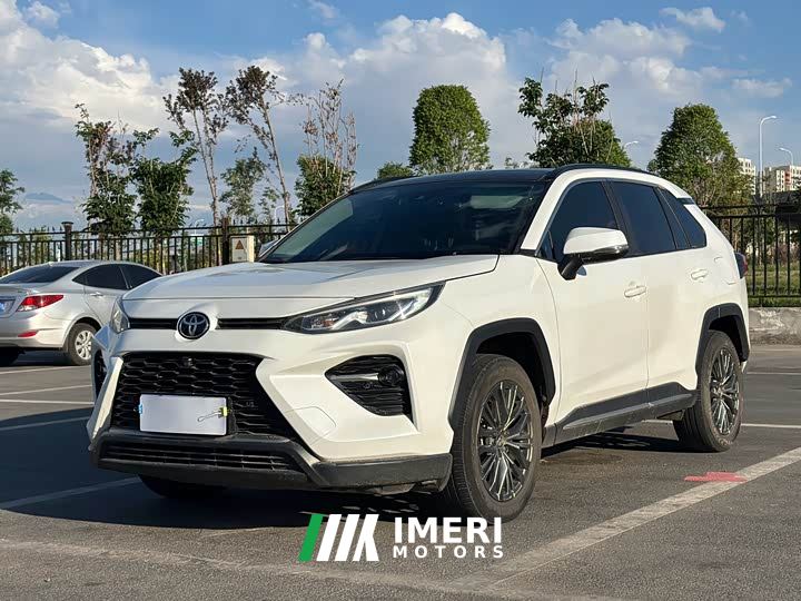 Toyota Wildland 2.0L CVT FWD Luxury Plus