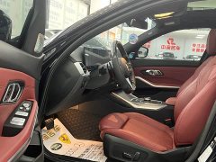 BMW 3 Series 330i M Sport Night Edition Package - ფოტო 4