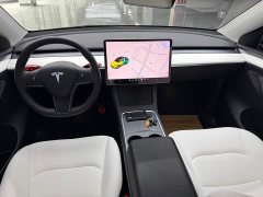 Tesla Model Y Standard Range RWD - ფოტო 13
