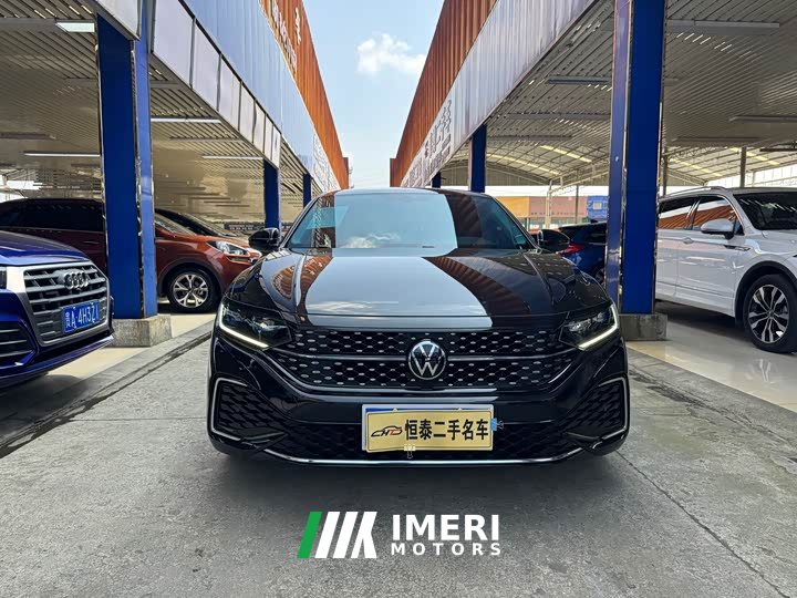 Volkswagen Passat 330TSI Starry Sky Elite