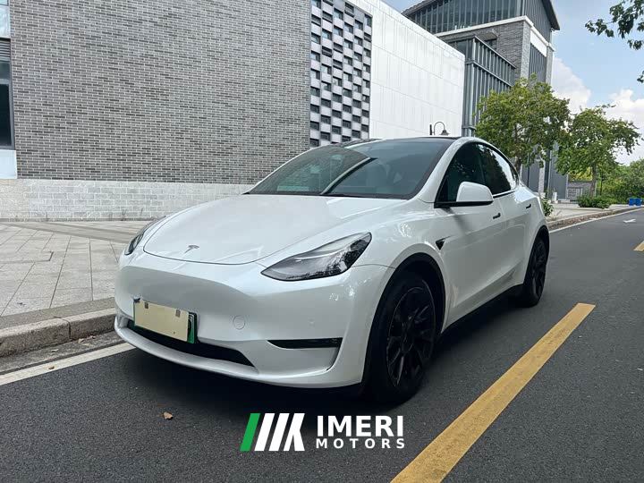 Tesla Model Y Standard Range RWD