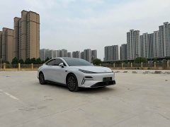 Geely Galaxy Xingyao 8 130km EM-i Premium Edition - ფოტო 3