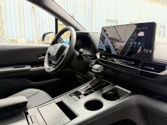 Toyota Sienna 2.5L Hybrid Premium - ფოტო 8
