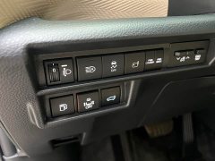 Toyota Gravia 2.5L Hybrid Luxury - ფოტო 9