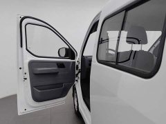 Wuling Yangguang 2024 300km Comfort Passenger Van 75kW - ფოტო 8