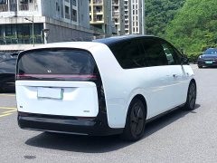 Li Auto MEGA Home Family Edition - ფოტო 7