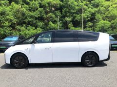 Li Auto MEGA Home Family Edition - ფოტო 8
