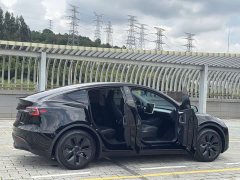 Tesla Model Y 2023 Rear-Wheel Drive - ფოტო 15