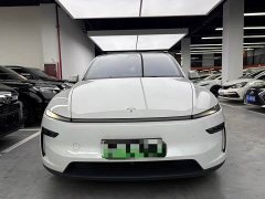 Tesla Model Y Rear-Wheel Drive - ფოტო 2