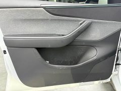 Tesla Model Y Rear-Wheel Drive - ფოტო 5