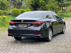 Toyota Avalon Hybrid 2.5L Luxury - ფოტო 5