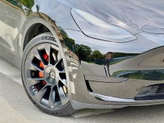 Tesla Model Y Rear-Wheel Drive - ფოტო 17