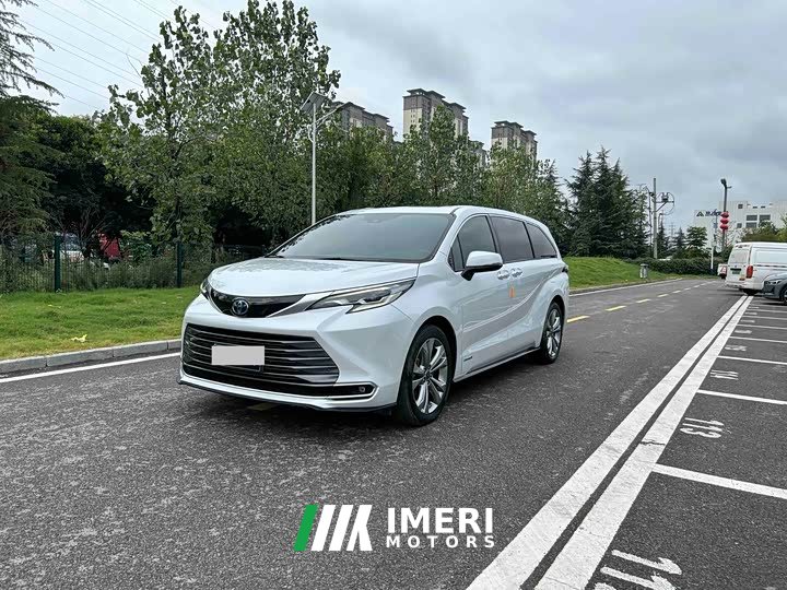 Toyota Sienna 2.5L Hybrid Premium Edition