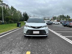 Toyota Sienna 2021 2.5L Hybrid Premium Edition - photo 2