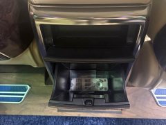 Toyota Vellfire 2021 Crown Hybrid 2.5L HV Premium Edition - ფოტო 12